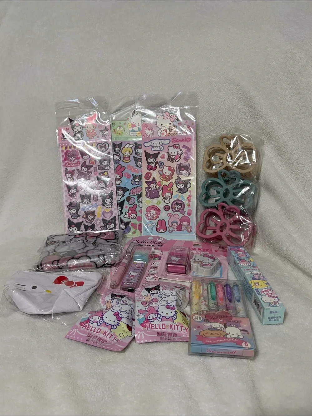 Hello Kitty Bundle #6H with Free Anniversary Tote Bag with Purchase